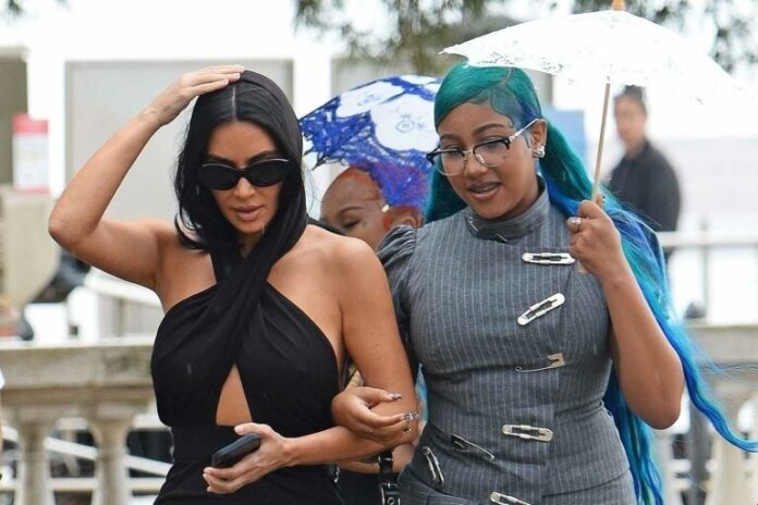 north-west-kim-kardashian-venice-5-082825-491ec480179544519a19c55dc0a48188-768x512